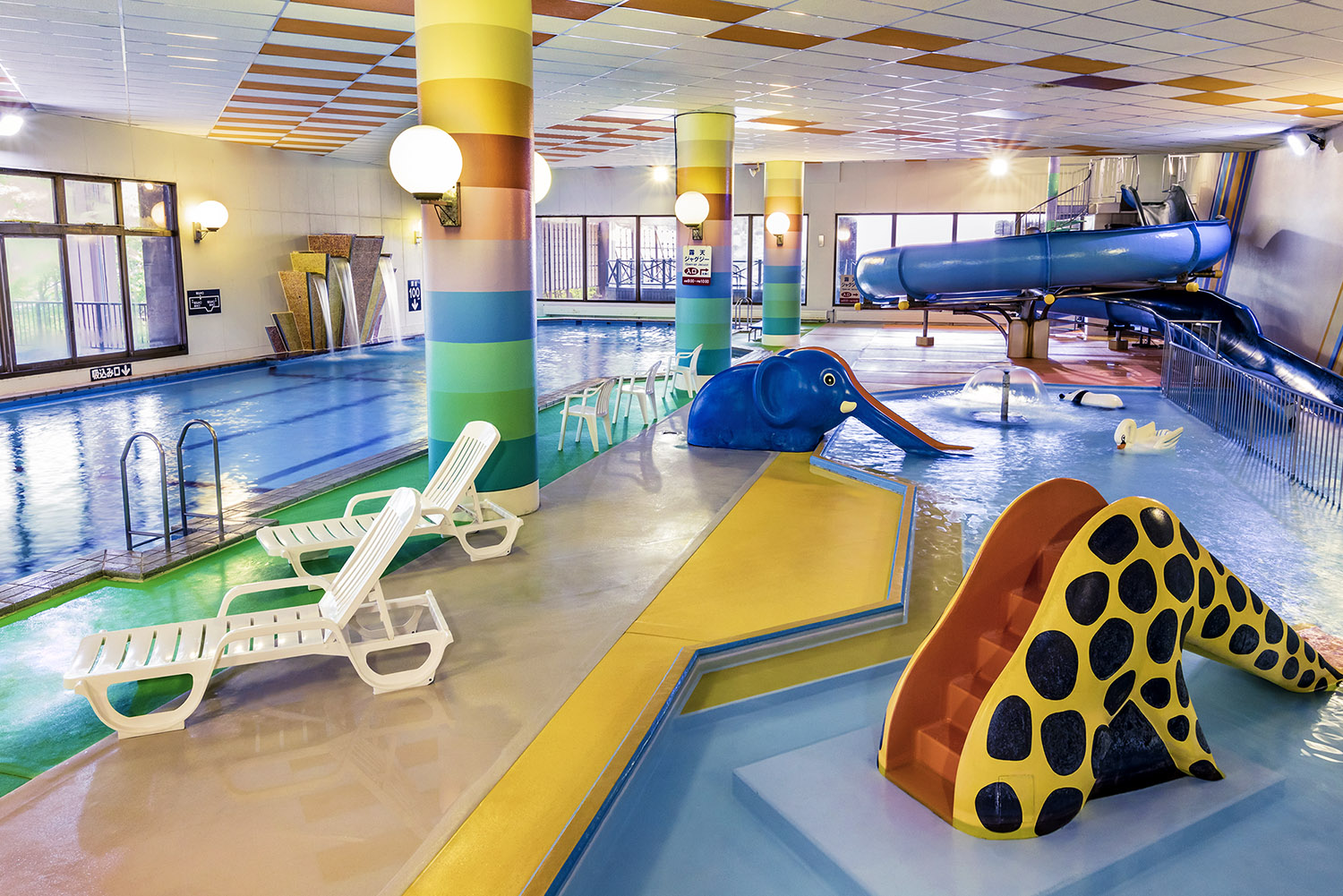 温水プール全景